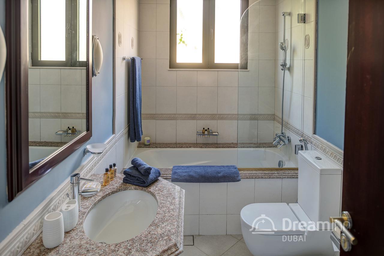 Dream Inn - Luxury Palm Beach Villa Дубай Екстериор снимка